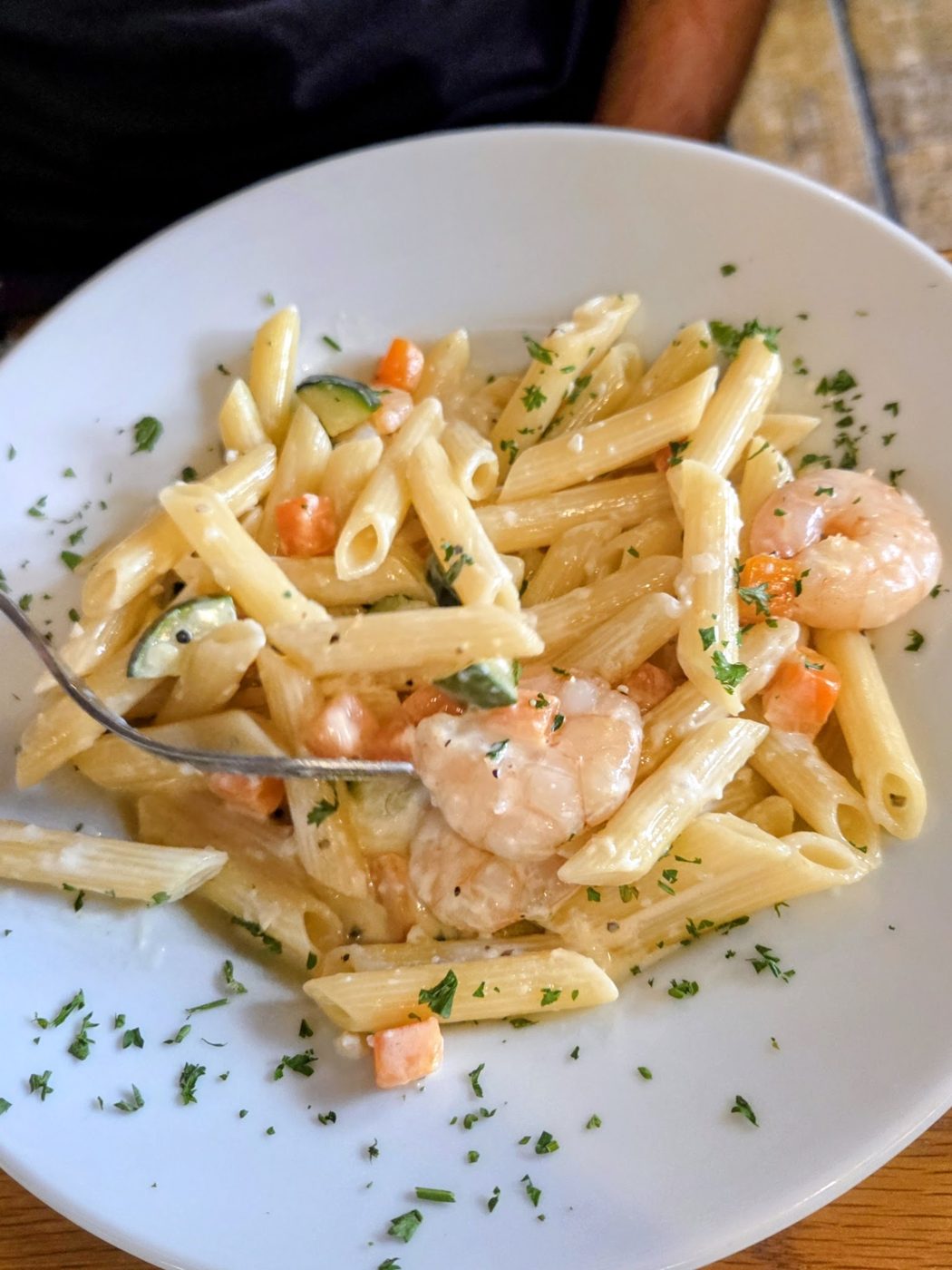 Penne with prawns in a creamy sauce